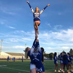 Meet your Posher, Lora